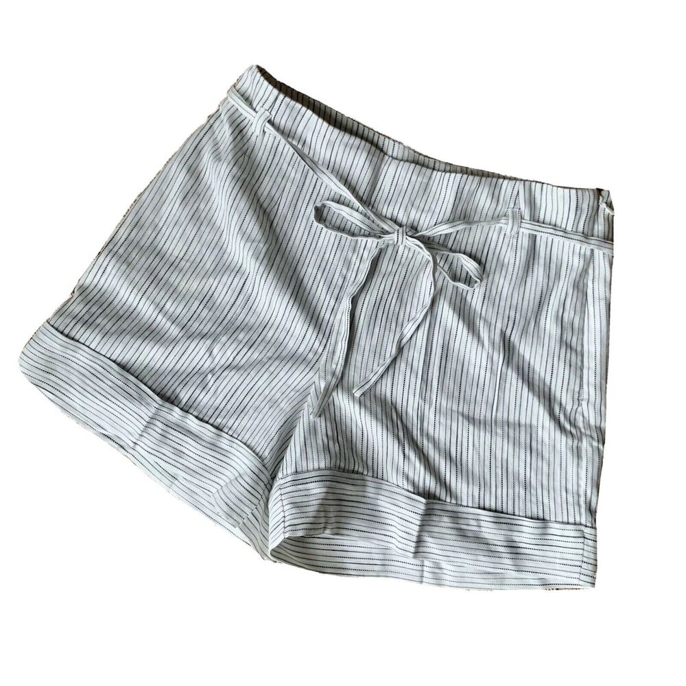 Vince Camuto Striped Tie Waist Highrise Shorts Size 6 Style # 9138320